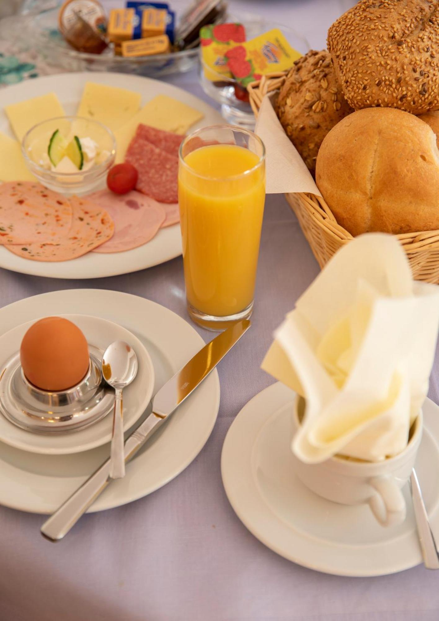 Pension Demmel, Bed & Breakfast Bruckmuhl Ngoại thất bức ảnh