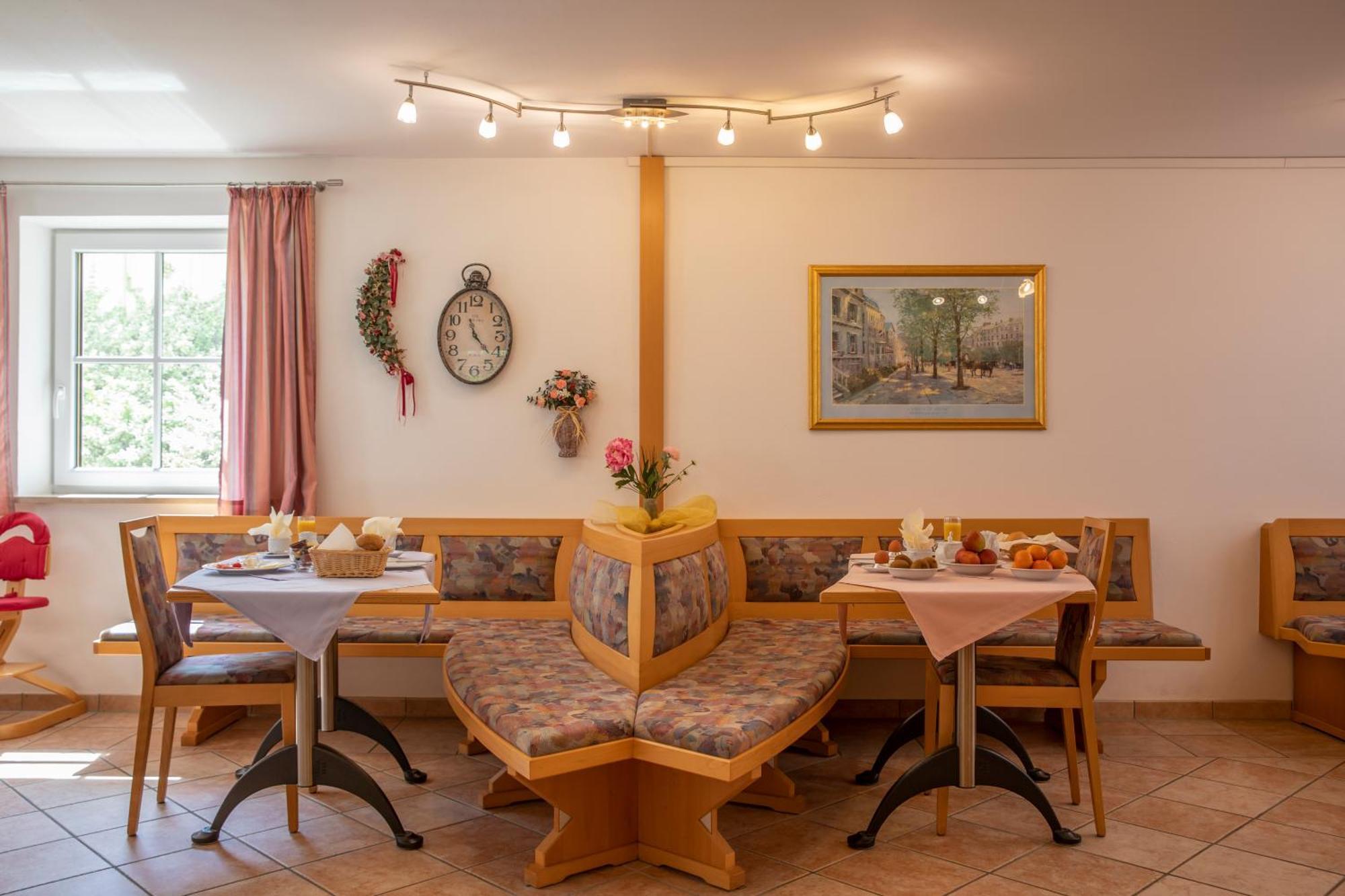 Pension Demmel, Bed & Breakfast Bruckmuhl Ngoại thất bức ảnh