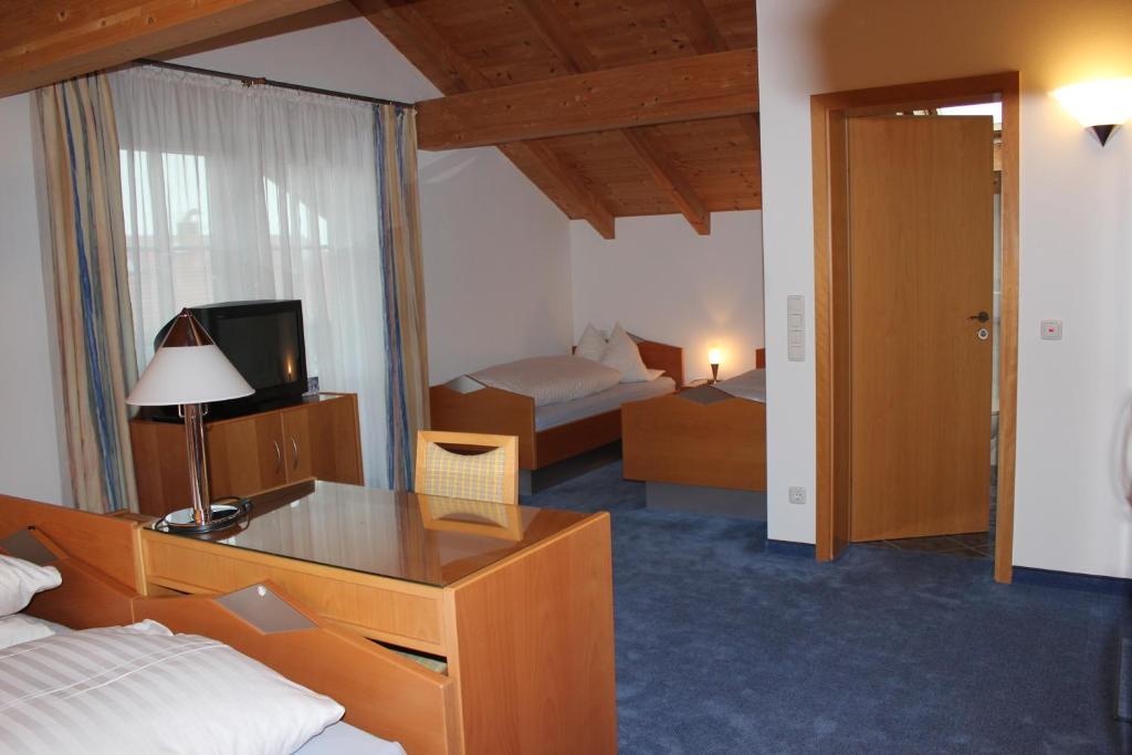 Pension Demmel, Bed & Breakfast Bruckmuhl Phòng bức ảnh